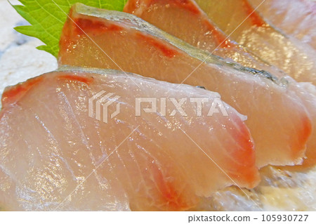 Fatty and sweet, more delicious than yellowtail sashimi. Fatty and sweet, more delicious than yellowtail sashimi. 105930727