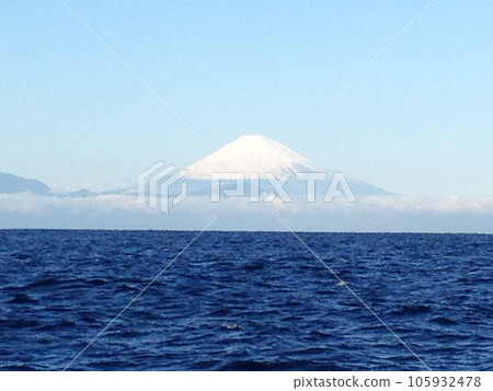 Fuji early in the morning seen from Sagami Bay Fuji early in the morning seen from Sagami Bay 105932478