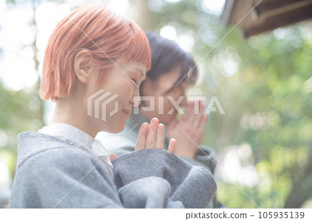 兩個女人來訪 兩個女人來訪 105935139