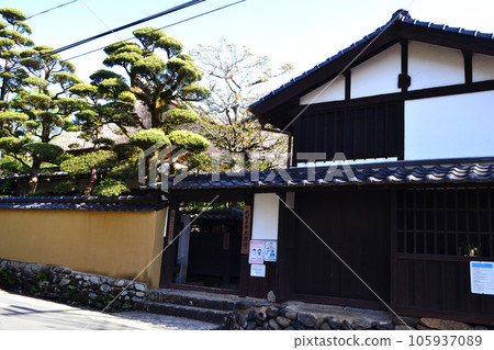 Little Kyoto in Chikuzen Akizuki's Historic Townscape ``Bukeyashiki Kunotei'' 105937089