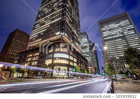 東京丸之內商業區夜景 東京丸之內商業區夜景 105939912