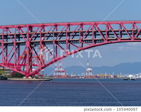 Scenery of Minato Bridge and Osaka Port 105940097