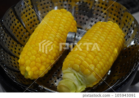 corn steamed in a pot corn steamed in a pot 105943091