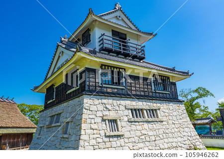 岡山縣赤岩市茶臼山城遺址的城堡形展望台、模擬天守閣 岡山縣赤岩市茶臼山城遺址的城堡形展望台、模擬天守閣 105946262