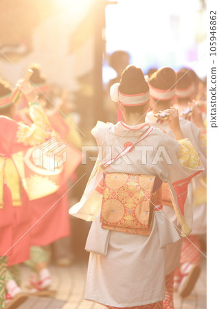 夜來穿著和服跳舞 105946862