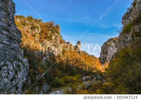 Dry mountain river near old Lazaridis Bridge 105947124