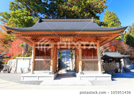[香川縣] 四國聖地“第66次不動莊”紅葉雲邊寺（仁王門） 105951436