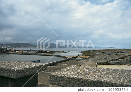 outdoor sea swimming pool in heping island park 105953734