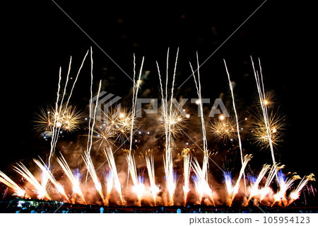 Utsunomiya Fireworks Festival August 10, 2019 (Saturday) Utsunomiya City, Tochigi Prefecture Kinugawa Dojo Inn Green Space Utsunomiya Fireworks Festival August 10, 2019 (Saturday) Utsunomiya City, Tochigi Prefecture Kinugawa Dojo Inn Green Space 105954123