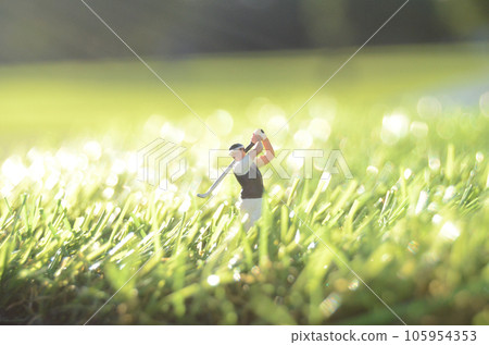 打高爾夫球的男人的縮影 105954353