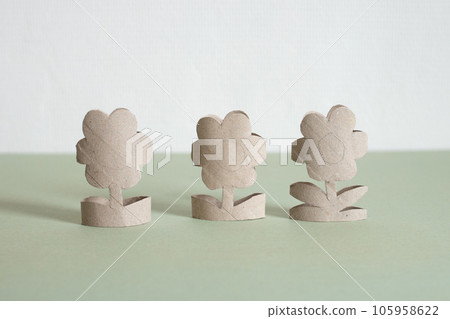 toilet paper roll craft concept for kid and kindergarten, DIY, tutorial, summer or spring flower toy, recycle art 105958622