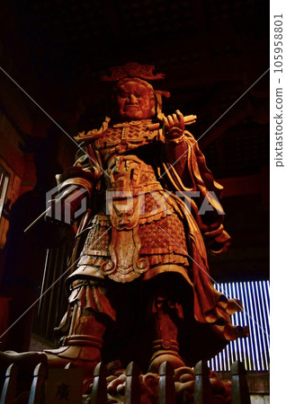 A wooden statue of Komokuten (Great Buddha Hall at Todaiji Temple/Zoshicho, Nara City, Nara Prefecture) 105958801