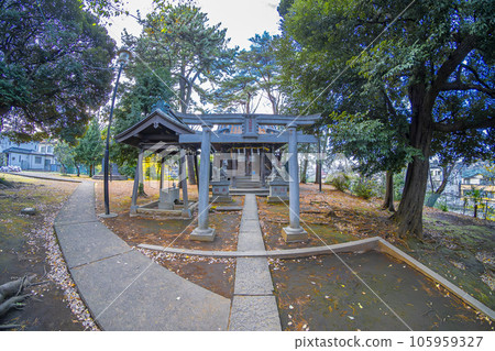 A shrine that has been enshrined on high ground since ancient times and is familiar to the neighborhood A shrine that has been enshrined on high ground since ancient times and is familiar to the neighborhood 105959327