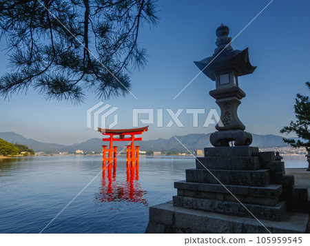 日本三觀!安藝宮島的大鳥居 日本三觀!安藝宮島的大鳥居 105959545