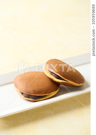 Dorayaki served on a plate Dorayaki served on a plate 105959689