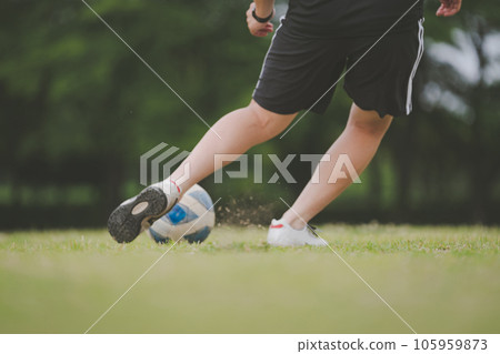 足球 腳 英尺 105959873