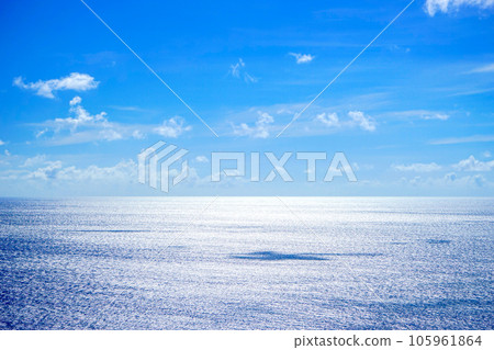 Summer sea and sky 105961864