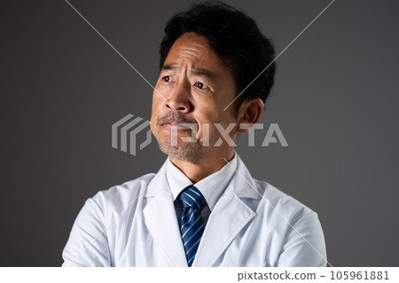 擔心的中年男子醫學形象 擔心的中年男子醫學形象 105961881