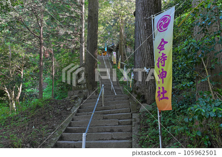 [Kamochi Shrine] Kamochi, Hino Town, Hino District, Tottori Prefecture 105962501