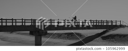 女性衝浪 女性衝浪 105962999