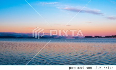 Lake Inawashiro at dawn 105963142