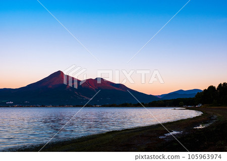 Bandai at dawn (from Tenjinhama) Bandai at dawn (from Tenjinhama) 105963974