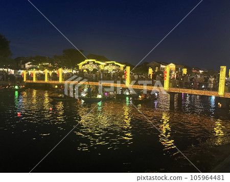 An Hoi Bridge in Hoi An, Central Vietnam 105964481
