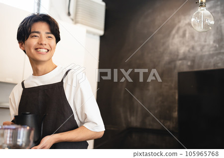 Staff working at a cafe 105965768