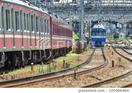 熱霧中行駛的列車【京急金澤八景站】仲夏鐵道 105966464