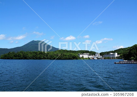 從觀光船上看到的阿寒湖、雄寒山 105967208