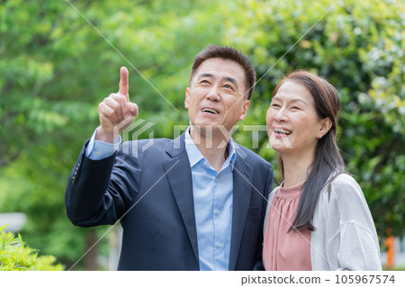 Fresh green and senior couple Fresh green and senior couple 105967574
