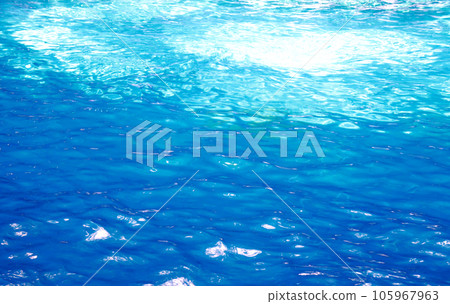 Flickering water surface 105967963