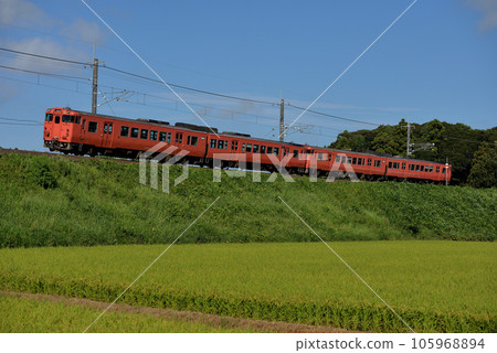 Four Kiha 47 series local trains running on the Sanyo Main Line Four Kiha 47 series local trains running on the Sanyo Main Line 105968894