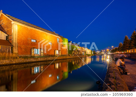 Otaru Canal Dusk Gaslight 105969360