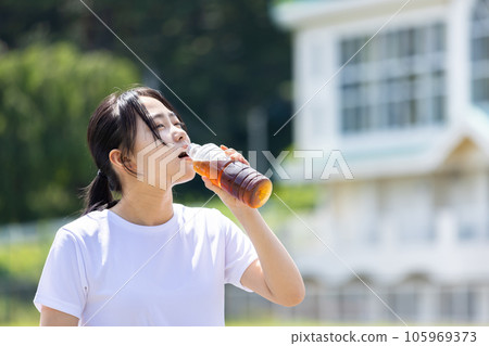 A young lady who supplies hydration 105969373