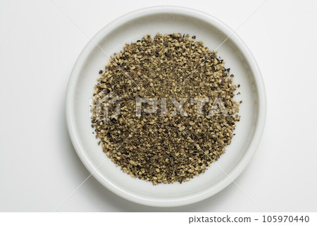 Coarse ground pepper (spice)) 105970440