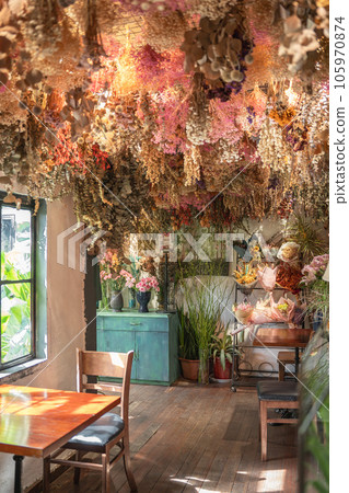 Cafe surrounded by dried flowers 105970874
