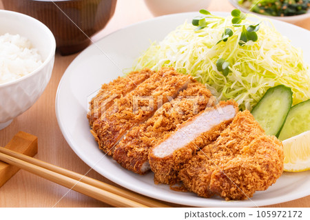 Eat pork cutlet Eat pork cutlet 105972172