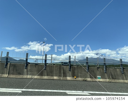 Expressway, Metropolitan Expressway, Roadway, Road, Clouds, Mountains, Suburbs Expressway, Metropolitan Expressway, Roadway, Road, Clouds, Mountains, Suburbs 105974154