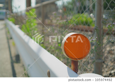 Delineator installed on the guardrail 105974492