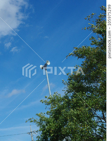Touring on the shores of Lake Kitaura on a quiet autumn day. There were few people coming and going and I enjoyed my time to my heart's content. Touring on the shores of Lake Kitaura on a quiet autumn day. There were few people coming and going and I enjoyed my time to my heart's content. 105975299