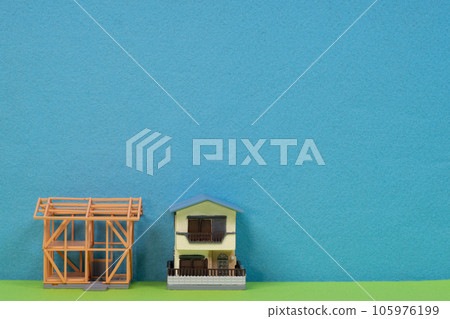 正在建設中的木屋和現成的房子的圖像 105976199