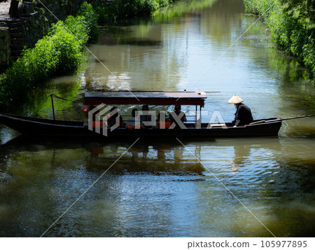 Scenery of Hachimanbori in summer, Omihachiman City, Shiga Prefecture Scenery of Hachimanbori in summer, Omihachiman City, Shiga Prefecture 105977895