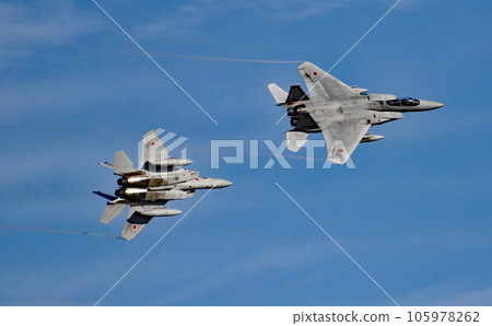 航空自衛隊 F-15 戰鬥機在小松空軍基地航空節上飛行 105978262
