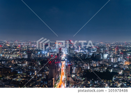 《東京》午夜時分的東京都市風景 105978486
