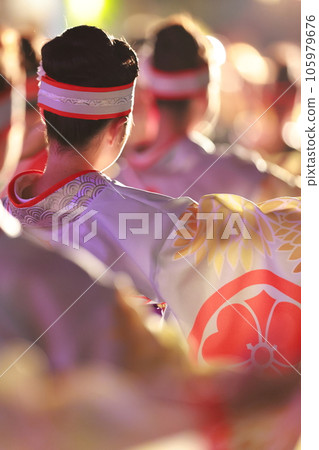 夜來穿著和服跳舞 夜來穿著和服跳舞 105979676