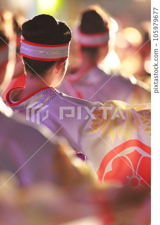 夜來穿著和服跳舞 夜來穿著和服跳舞 105979677