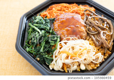 美味的拌飯便當 美味的拌飯便當 105980459