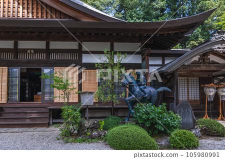 Tokuonji Tomoe Gozen statue Tokuonji Tomoe Gozen statue 105980991