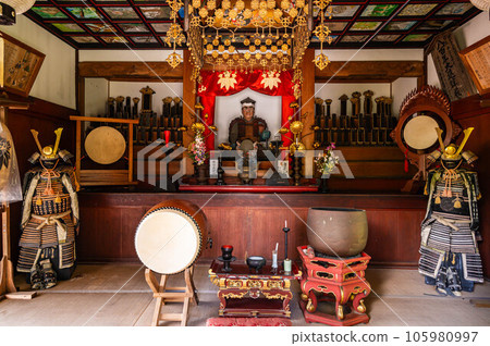 Wooden statue of Yoshinaka Kiso 105980997